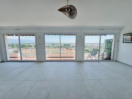 Location Appartement 5 pièces 106m² ROMANS SUR ISERE 26100 - Photo 2