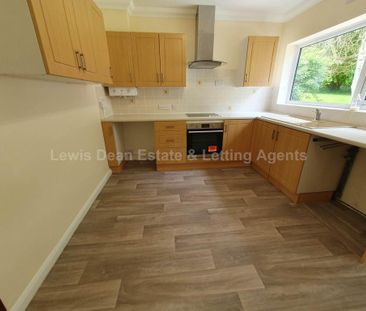 2 bedroom detached bungalow to rent - Photo 3