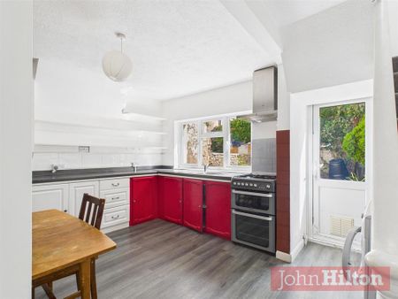 4 bedroom terraced house to rent - Photo 5