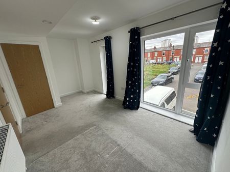 3 Bed Semi-Detached House, Harmsworth Street, M6 - Photo 4