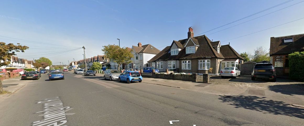 Studio Flat, Bellingham Road, SE6 - Photo 1