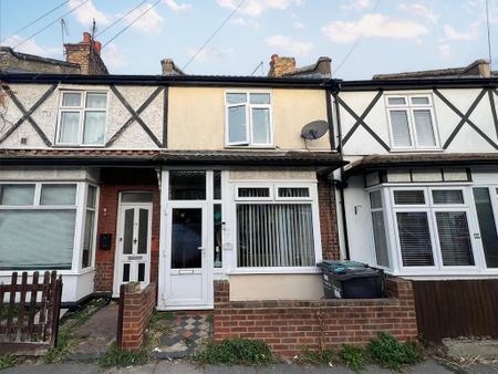 2 bedroom semi-detached house to rent - Photo 2
