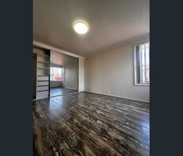 Comfort Meets Convenience in Lalor - Photo 5