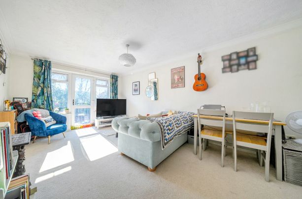 Nelson House, London Road, Greenhithe, DA9 9EG - Photo 1