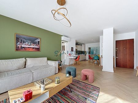 Location Appartement 3 pièces 76m² AJACCIO 20000 - Photo 2