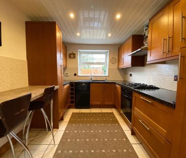 33, Bell Chapel Close - Photo 3