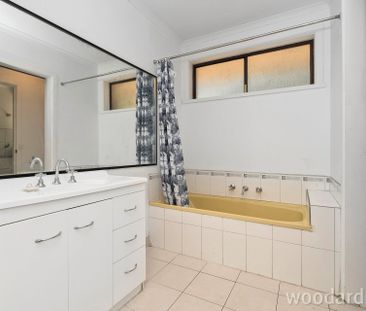 Spacious 3 Bedroom Home - Photo 6