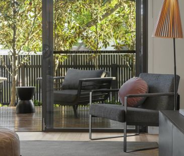 CONTEMPORARY LIFESTYLE ON THE BEACH EDGE! - Photo 3