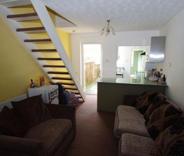 2 bedroom terraced house to rent - Photo 2