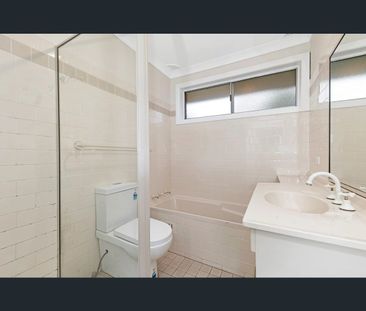 10 Bowman Avenue, Castle Hill, NSW 2154 - Photo 6