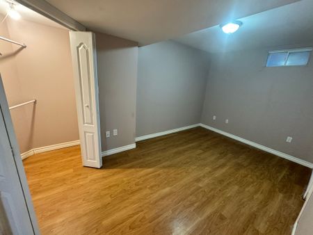 For Lease - 396 Hewitt Circle Unit# Bsmt, Newmarket, Ontario - Photo 5