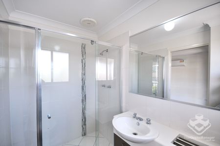 Three-bedroom Townhouse in the Heart Location of Browns Plains - Photo 5