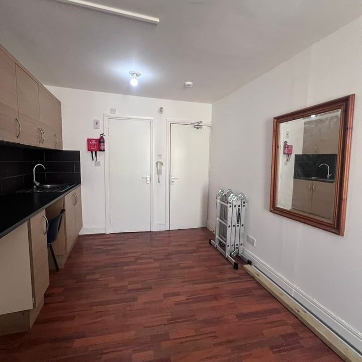 Studio Flat, Camberwell Church St, SE5 - Photo 1