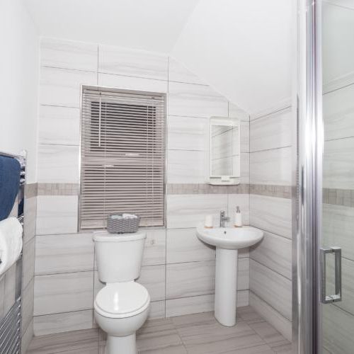 1 bedroom in a house share to rent - Photo 1