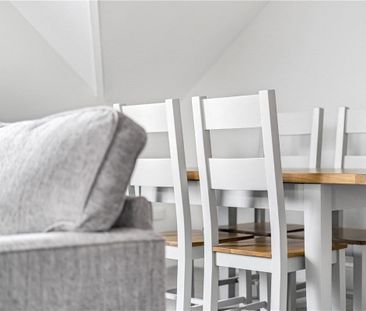 *Includes GAS & ELECTRIC* Spacious and well presented three bedroom... - Photo 5