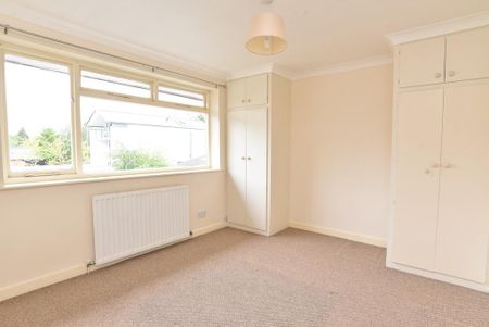 3 bedroom end of terrace house to rent - Photo 4