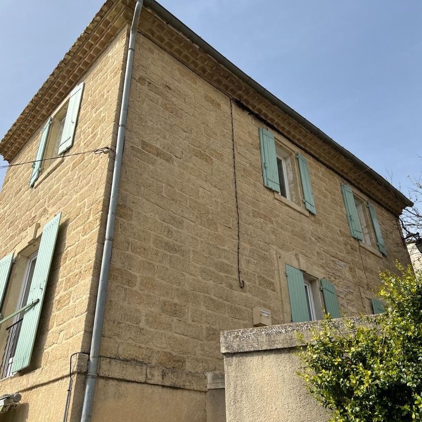 Location Maison 4 pièces 90m² GALLARGUES LE MONTUEUX 30660 - Photo 1