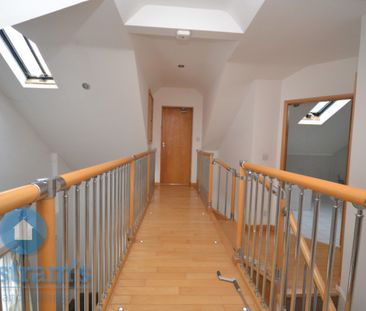 6 bed Detached House for Rent - Photo 3