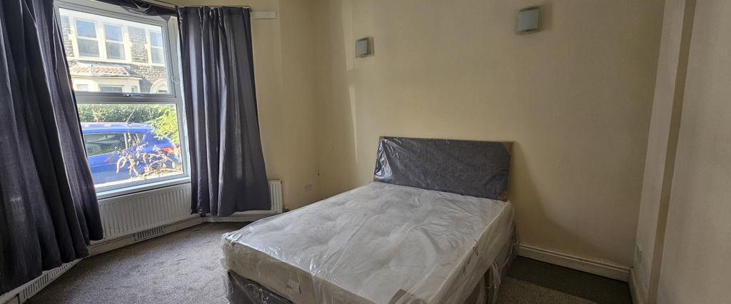 1 bedroom in a house share to rent - Photo 1
