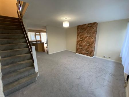 Sunningdale Avenue, Leeds - Photo 2