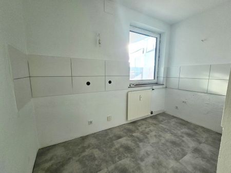 Einziehen & wohlfühlen. Sanierte 3-Zimmerwohnung mit Balkon und Aufzug - Gelsenkirchen Scholven WE11/2.OGvo - Photo 4