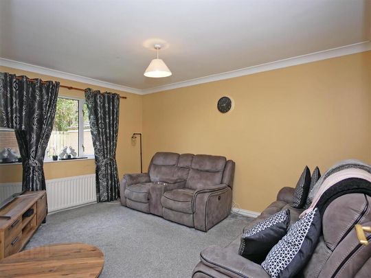 24 Baronscourt Avenue, Saintfield Road, Carryduff, Belfast, BT8 8BG - Photo 1
