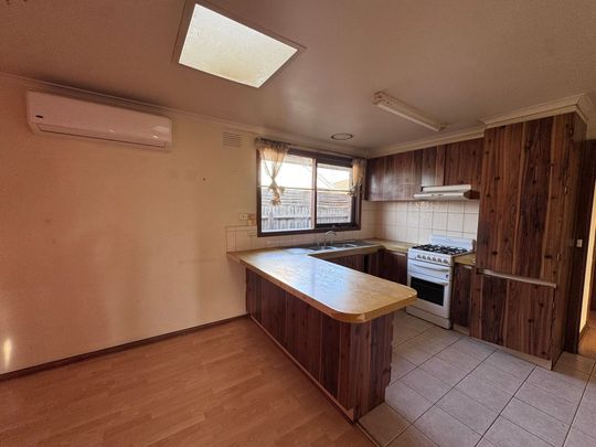 Comfortable & Convenient Living in the Heart of Dandenong North - Photo 1