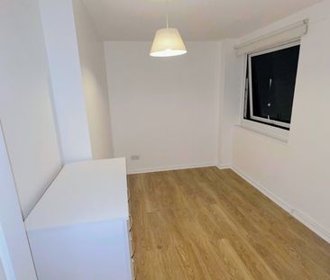 Room in a Shared Flat, Kingfisher Court, SW11 - Photo 6