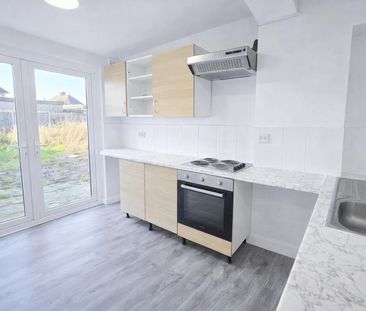 Elgar Gardens, Tilbury RM18, London - Photo 2