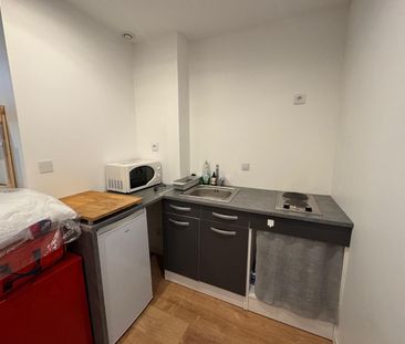 Location Appartement 1 pièce 20m² ST ETIENNE 42000 - Photo 2
