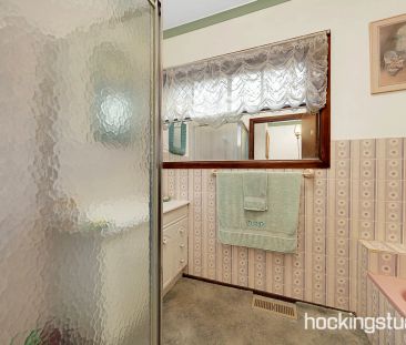 BEAUTIFULLY PRESENTED FAMILY HOME IN HEART OF LALOR - Photo 1