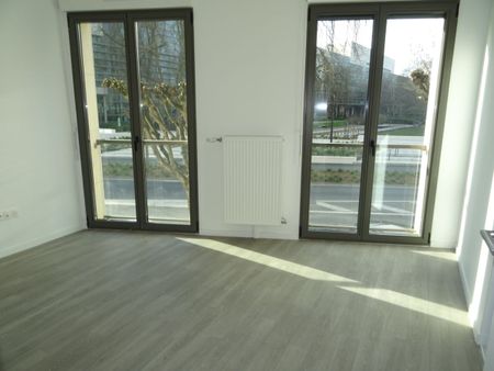 Location appartement T3 73.60m² à Reims (51100) Loyer CC * : 865.68 € Réf : ER.34996 - Photo 5