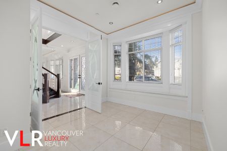 House in Vancouver East Side, British Columbia - Photo 4