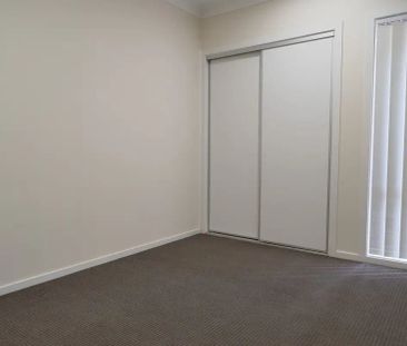 “Spacious Family Home in Prime Tarneit” - Photo 4