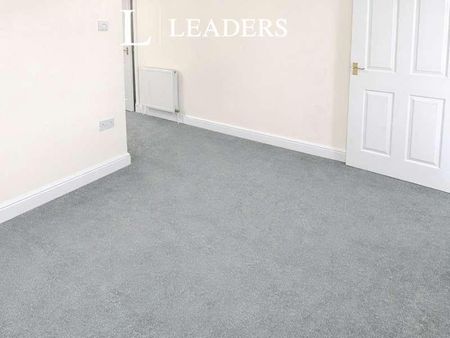 Ground Floor Flat, Birkland Street, Mansfield, NG18 - Photo 2
