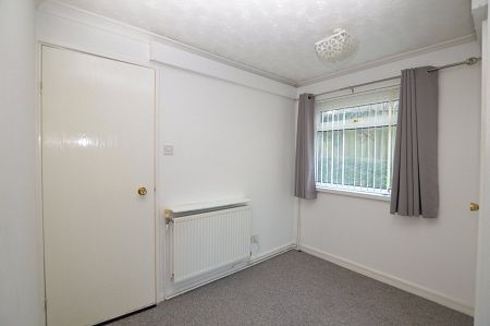 Kitter Drive, Staddiscombe, Plymouth, PL9 - Photo 4