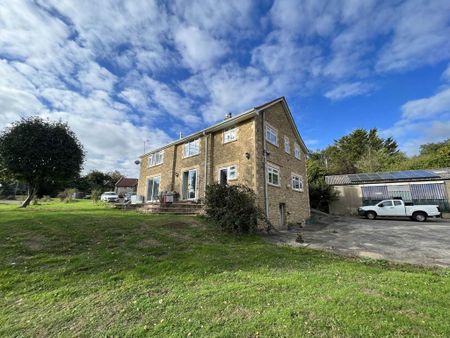 6 bedroom detached house to rent - Photo 2