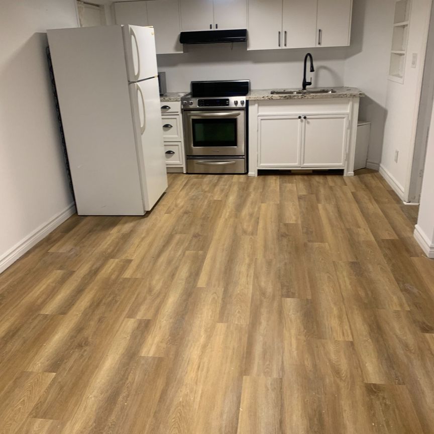 For Lease - 324 Lawrence Avenue, Toronto, Ontario - Photo 1