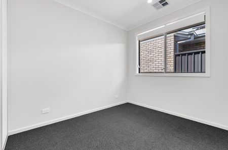 BRAND NEW 4 BEDROOM HOME - Photo 4