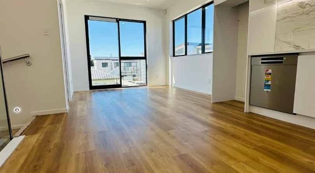 2 Bedrooms + Study - Photo 1