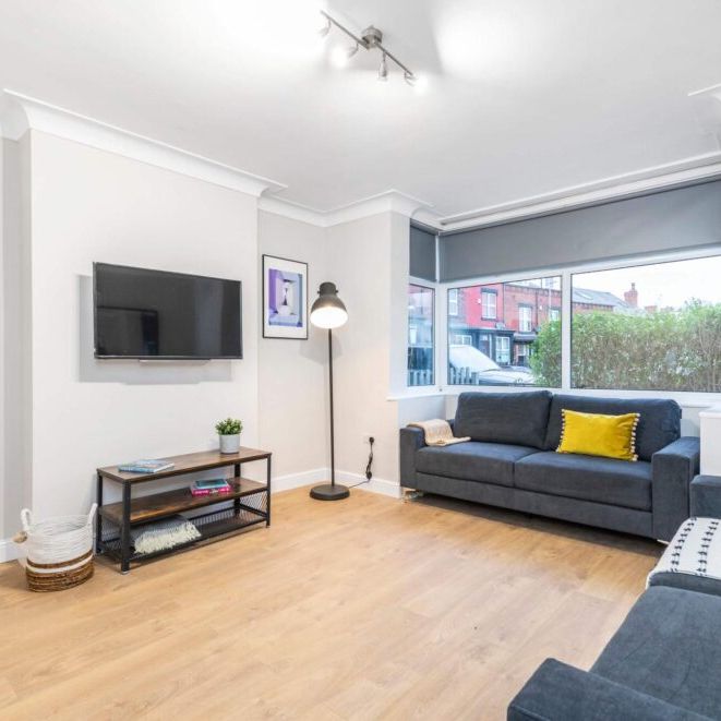 21 Hartley Crescent, Leeds, LS6 2LL - Photo 1