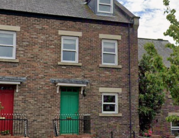 3 bedroom end of terrace house to rent - Photo 1