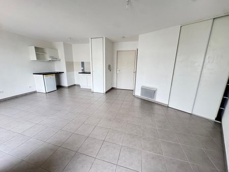 Location Appartement 1 pièce 34m² CASTELNAU LE LEZ 34170 - Photo 2