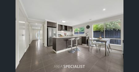 Spacious Family Home with Park Views & Prime Location! - Photo 4