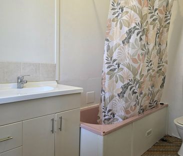 Conveniently Located 2-Bedroom Flat in a Small Block of 4 - Photo 2