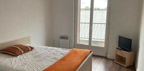 Appartement à louer 4 pièces 77m² - Photo 2