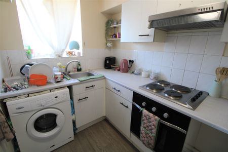 Westminster Court, Whitehall Close, Colchester - Photo 5