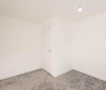 4 bedroom detached house to rent - Photo 6