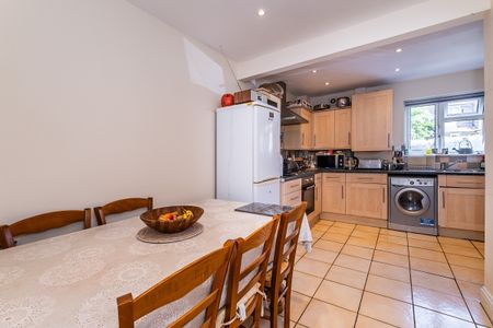 3 bedroom terraced house to rent - Photo 4