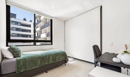 North East Rare Luxury Four Bedder Two Parking with Winter Garden Apartment in the vibrant Melrose Park precinct - Photo 3